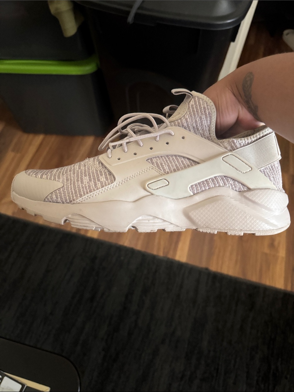 Nike - Picture 2 of 2